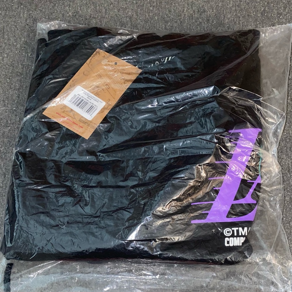 *NWT* LA LAKERS X TMKK X CC L/S TRIANGLE TEE